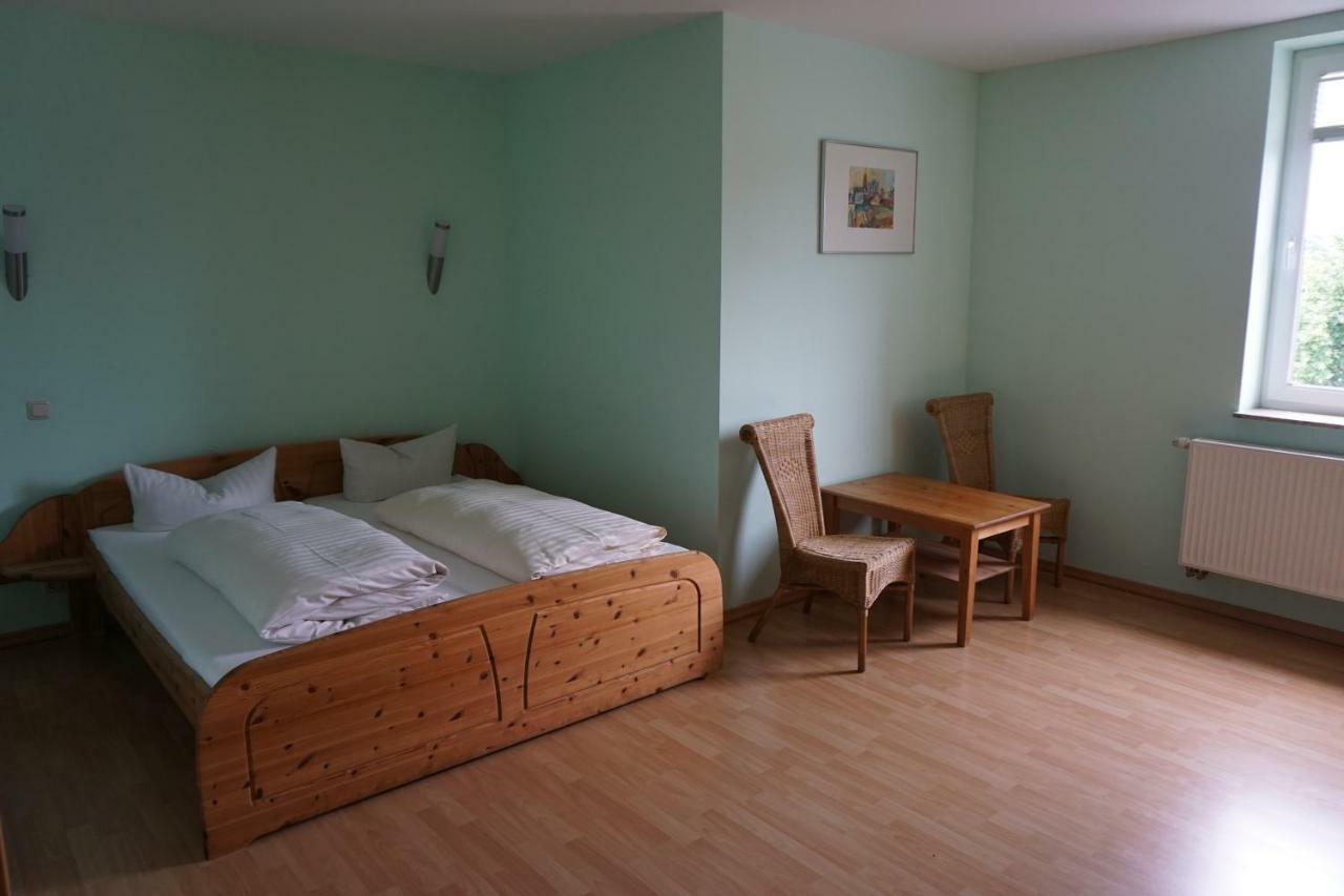 Hotel Am Bahnhof วาเริน ภายนอก รูปภาพ