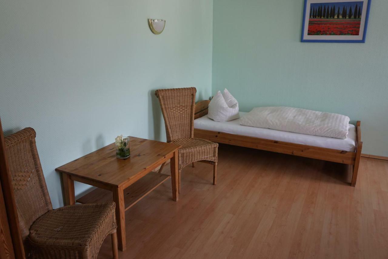 Hotel Am Bahnhof วาเริน ภายนอก รูปภาพ