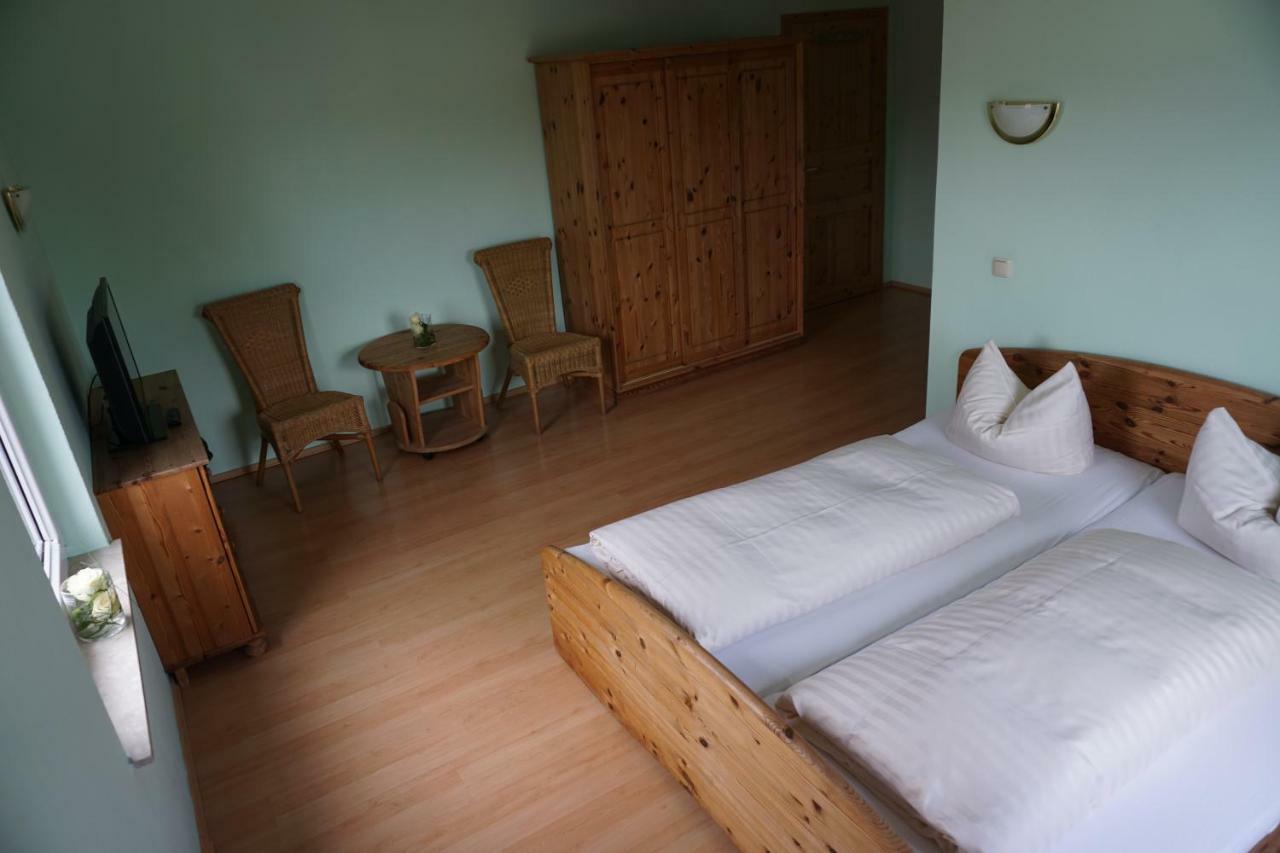 Hotel Am Bahnhof วาเริน ภายนอก รูปภาพ