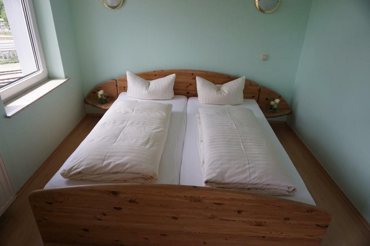 Hotel Am Bahnhof วาเริน ภายนอก รูปภาพ